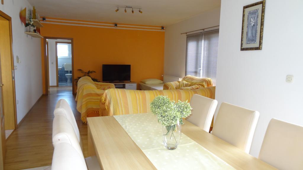 Apartments Braco Seget Vranjica Exterior foto
