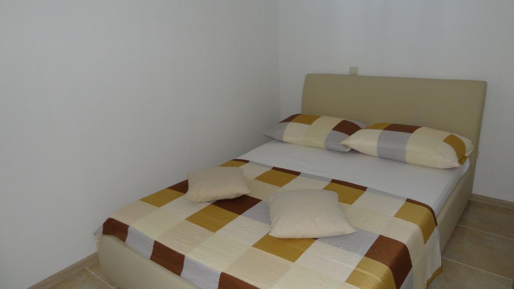 Apartments Braco Seget Vranjica Exterior foto